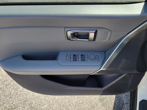 New 2027 Kia Seltos S FWD image 19