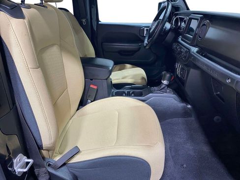 Used 2021 Jeep Wrangler Sport AWD/4WD image 12