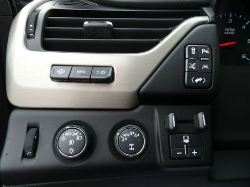 Used 2018 GMC Yukon Denali w/ Denali Ultimate Package image 27