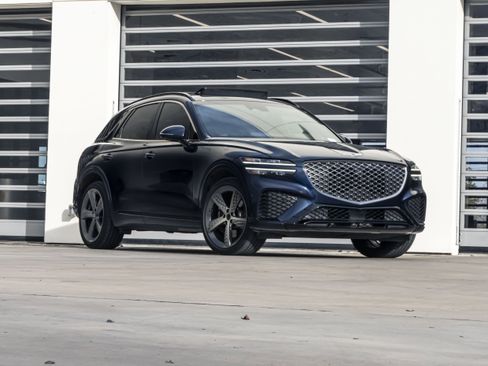 Used 2024 Genesis GV70 3.5T Sport w/ Sport Prestige Package image 2