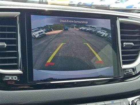 Certified 2023 Chrysler Pacifica Touring-L FWD image 23