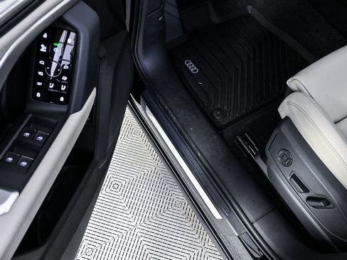 Used 2025 Audi Q5 Prestige image 9