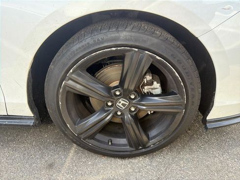 Used 2023 Honda Accord Sport image 4