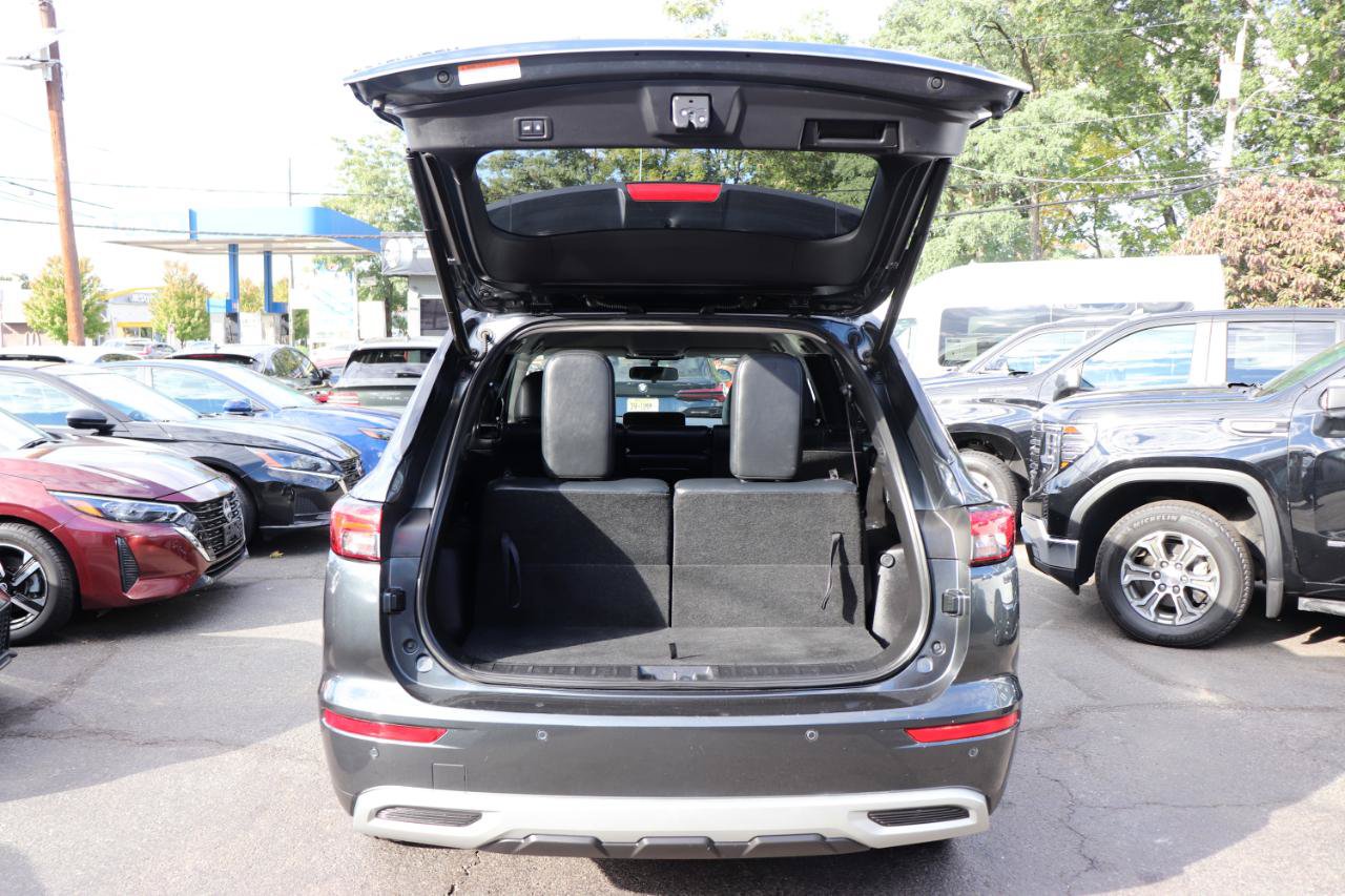 Used 2024 Mitsubishi Outlander AWD image 56