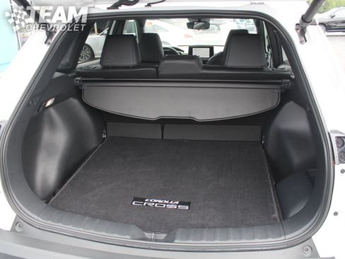 Used 2024 Toyota Corolla Cross AWD Hybrid w/ Convenience Package image 29