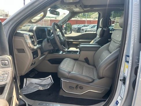 New 2026 Ford F250 Platinum w/ Platinum Plus Package AWD/4WD image 16