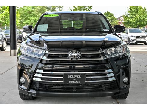 Used 2017 Toyota Highlander Limited w/ Protection Package #3 AWD/4WD image 4