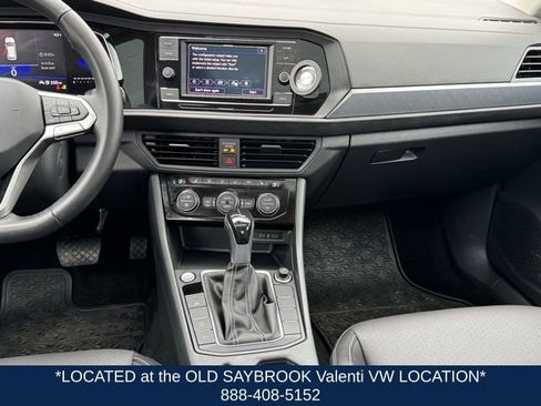 Certified 2023 Volkswagen Jetta SE w/ Panoramic Sunroof Package FWD image 15