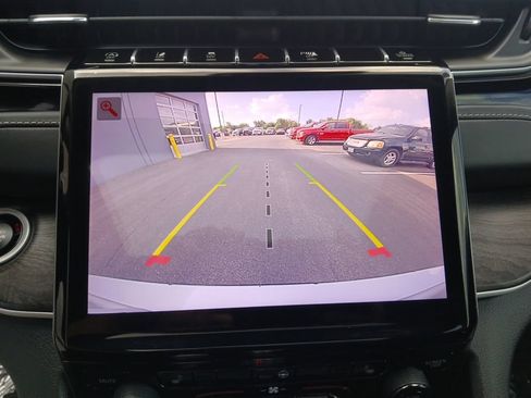Used 2022 Jeep Grand Cherokee L Limited AWD/4WD image 9
