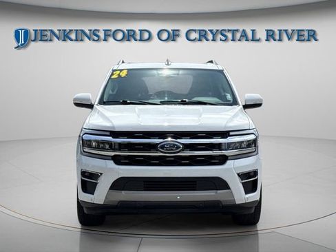 Certified 2024 Ford Expedition Limited RWD image 3