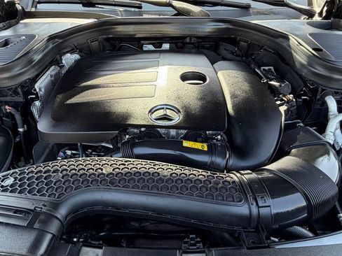 Used 2023 Mercedes-Benz GLC 300 4MATIC Coupe image 33