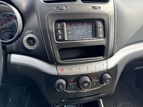 Used 2012 Dodge Journey SE image 8