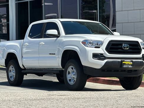 Used 2022 Toyota Tacoma SR w/ SR Convenience Package image 1