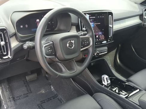 Certified 2026 Volvo XC40 B5 Plus AWD/4WD image 2