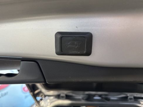 Used 2021 Toyota RAV4 XSE image 27