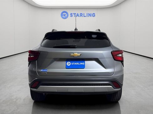 Used 2025 Chevrolet Trax LT image 17
