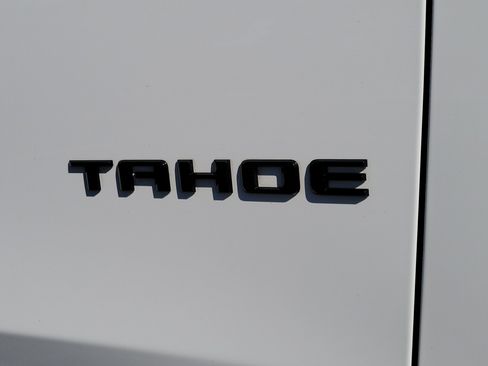 Used 2021 Chevrolet Tahoe Z71 w/ Z71 Off-Road Package AWD/4WD image 7