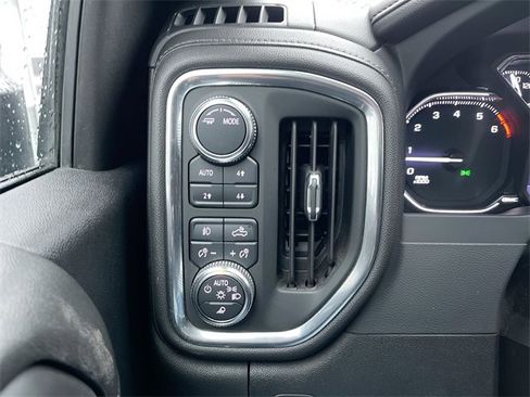 Certified 2023 GMC Sierra 2500 SLT w/ SLT Preferred Package image 17