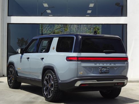 Used 2024 Rivian R1S Adventure AWD/4WD image 4