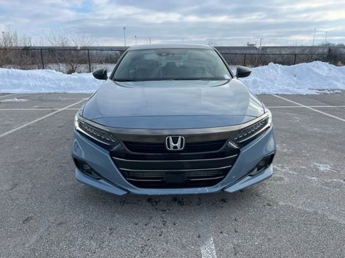 Used 2022 Honda Accord Sport image 2
