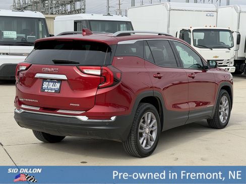 Used 2023 GMC Terrain SLT w/ Infotainment Package II image 4