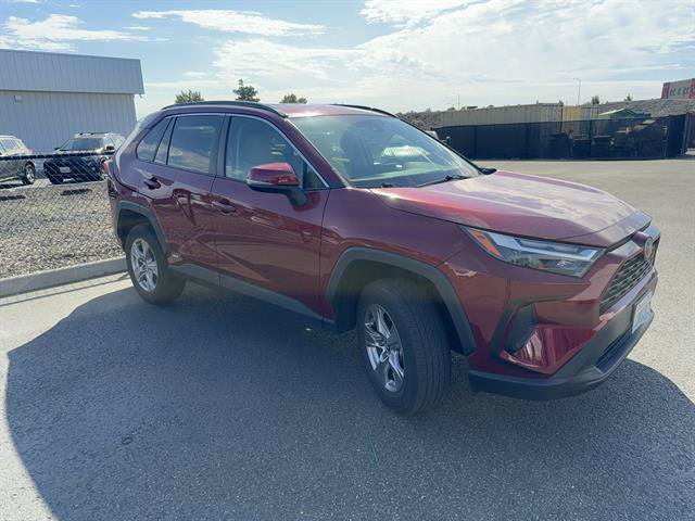 Certified 2022 Toyota RAV4 XLE w/ XLE Grade Weather Package AWD/4WD image 31