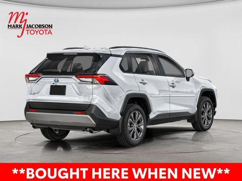 Used 2025 Toyota RAV4 Limited w/ Advanced Technology Package AWD/4WD image 3