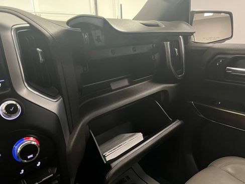 Used 2020 GMC Sierra 1500 SLT w/ X31 Off-Road Package AWD/4WD image 38