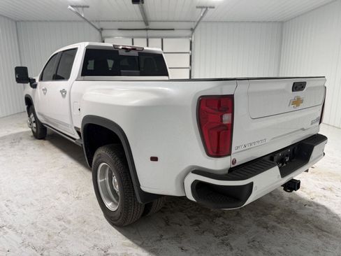 Used 2025 Chevrolet Silverado 3500 High Country w/ High Country Premium Package image 4