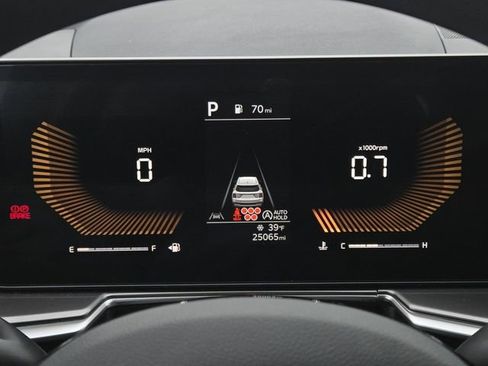 Used 2024 Kia Sorento LX image 32