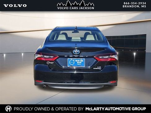 Used 2022 Toyota Camry LE w/ Cold Weather Package image 5