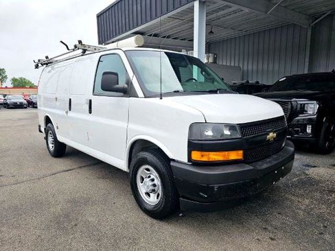 Used 2018 Chevrolet Express 2500 RWD 2500 135 w/ Driver Convenience Package image 3