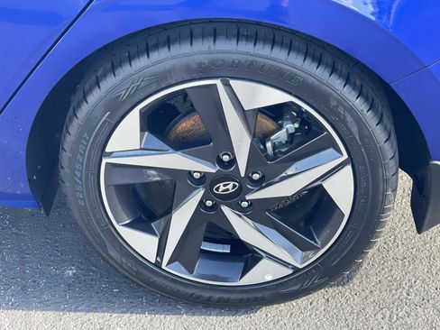 Certified 2023 Hyundai Elantra Limited image 30