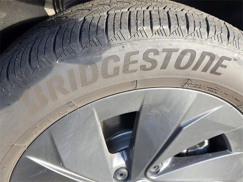 Used 2025 Volkswagen Taos S image 8