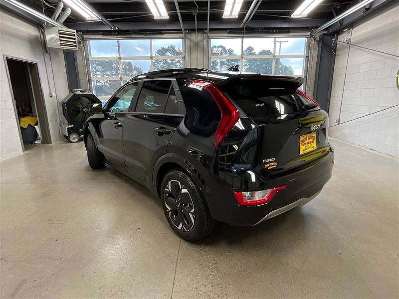 Used 2024 Kia Niro Wind FWD image 3