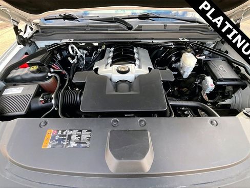 Used 2019 Cadillac Escalade Platinum image 9