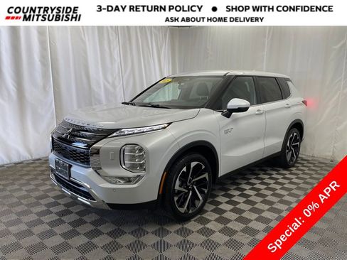 New 2025 Mitsubishi Outlander SE image 1