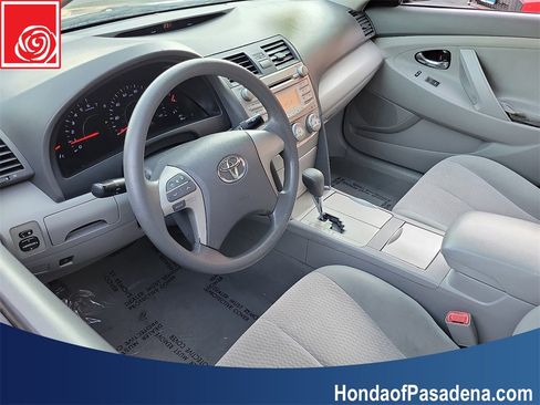 Used 2010 Toyota Camry image 9