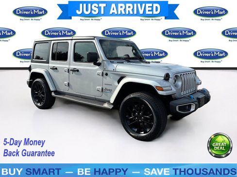 Used 2023 Jeep Wrangler Unlimited Sahara w/ Cold Weather Group AWD/4WD image 1