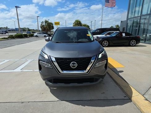 Used 2021 Nissan Rogue SV image 9