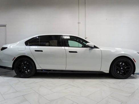 Used 2023 BMW 760i xDrive w/ Executive Package AWD/4WD image 41