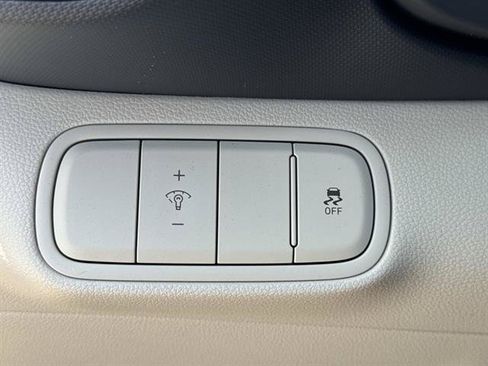 New 2026 Hyundai Venue SEL FWD image 18