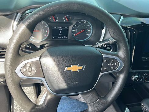 Used 2021 Chevrolet Traverse LS image 10