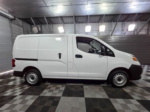 Used 2019 Nissan NV200 S w/ Cruise Control Package image 9