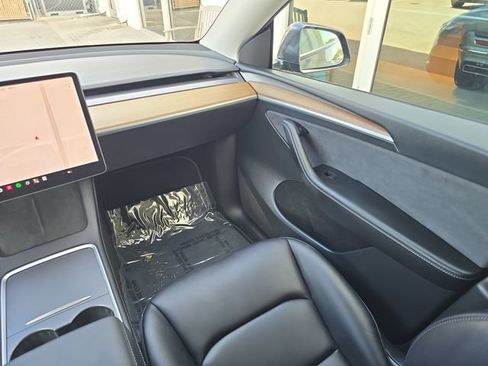 Used 2023 Tesla Model Y Long Range AWD/4WD image 14