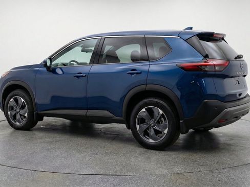 Used 2025 Nissan Rogue SV AWD/4WD image 6