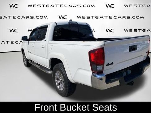 Used 2018 Toyota Tacoma SR5 AWD/4WD image 10