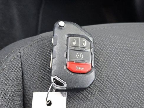 Used 2020 Jeep Wrangler Sport AWD/4WD image 44