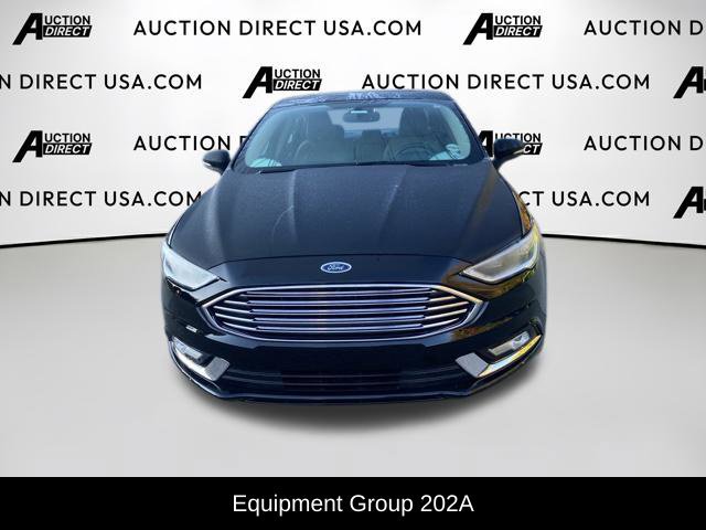 Used 2017 Ford Fusion SE w/ Fusion SE Technology Package FWD image 3
