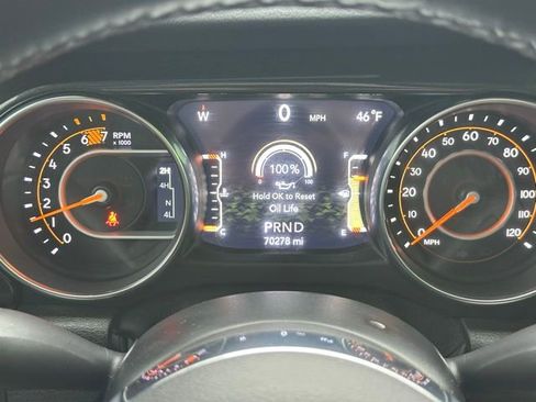 Used 2020 Jeep Wrangler Unlimited Sahara image 14